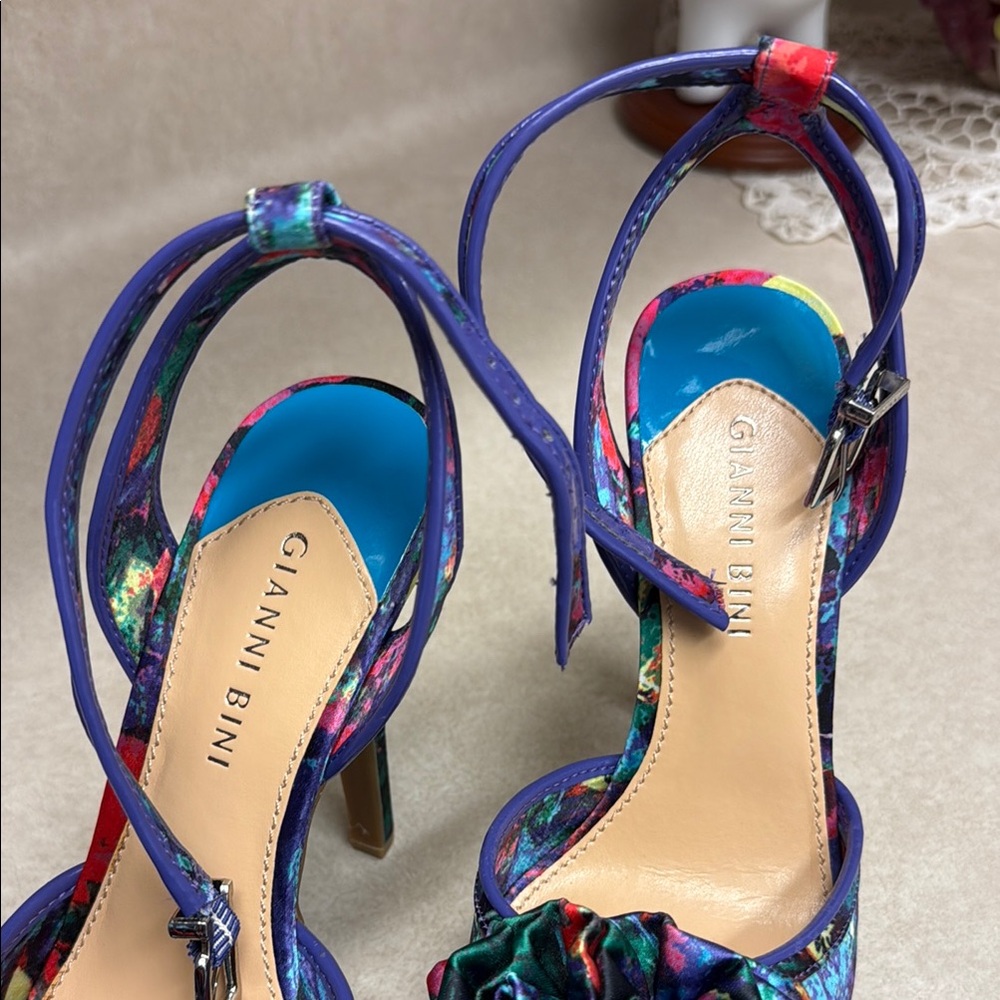 Gianni Bini Heels - Picture 4 of 8